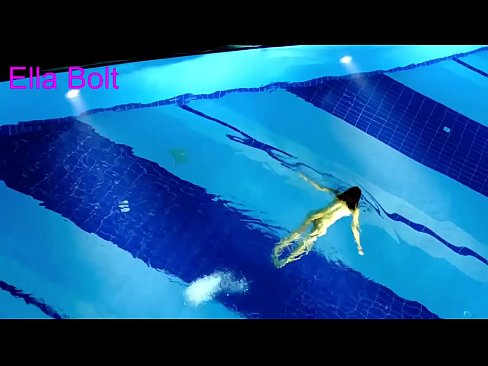 ❤️ Saya tidak bisa berhenti menonton, pirang muda tertangkap basah berenang di kolam resor ELLA BOLT ❤️❌ Super sex pada kami id.porngifmag-com.ru ️❤