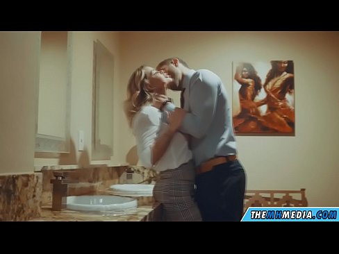 ❤️ Ketika seorang pirang berdada menggoda Anda di toilet umum ❤️❌ Super sex pada kami id.porngifmag-com.ru ️❤